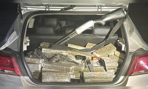 Polícia Rodoviária apreende grande carga de maconha e armas na PR-323