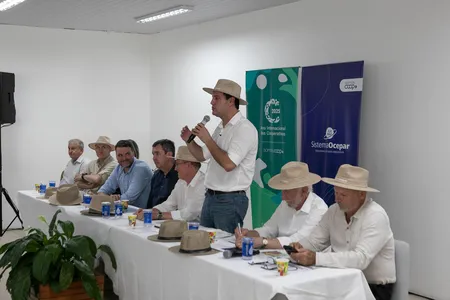 Governador participou da primeira reunião ordinária da diretoria do Sistema Ocepar de 2025 durante o Show Rural Coopavel, em que foram apresentados os planos de investimentos das organizações.