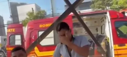 Homem se emociona após acidente