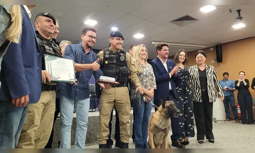 Cão Rinti do 10º BPM recebe homenagem na Assembleia Itinerante