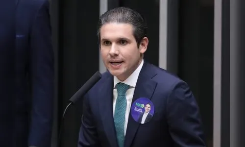 Hugo Motta é eleito presidente da Câmara com 444 votos