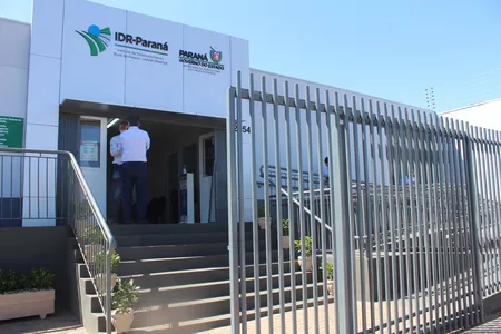 IDR (antiga Emater) tem como missão apoiar o desenvolvimento da agropecuária paranaense por meio da extensão rural e da pesquisa
