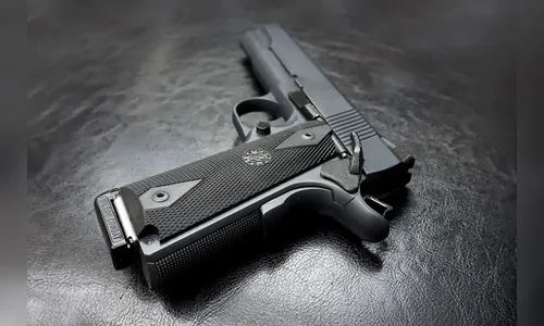 Idoso é baleado dentro de casa após tentativa de ataque contra filho