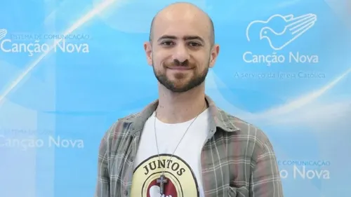 Influenciador católico Tiba Camargos bateu a cabeça no último domingo