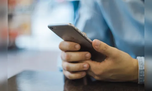 Nova lei proíbe uso de celulares nas escolas