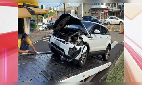 Acidente deixa parte de avenida de Londrina paralisada neste sábado
