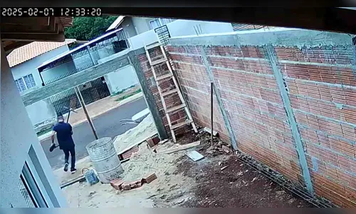 Homem furta patinete elétrico de residência em Jardim Alegre