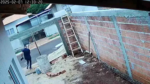 O furto ocorreu na hora do almoço da vítima