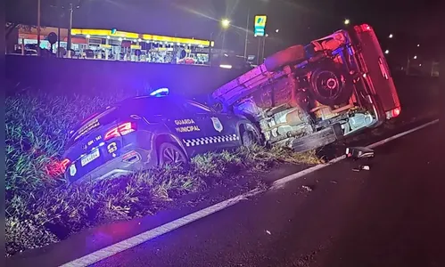 Homem com caminhonete roubada morre ao enfrentar policiais na BR-376