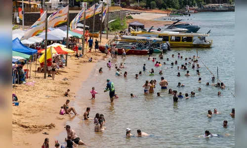 Agenda de lazer e esporte diverte turistas nas praias do Rio Paraná