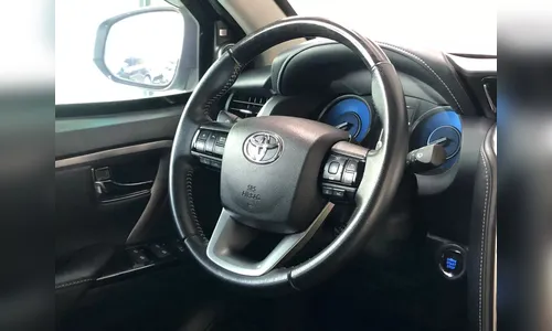 Polícia recupera caminhonete roubada no centro de Arapongas