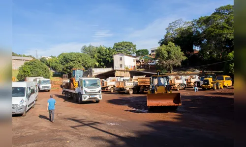 Califórnia realiza mutirão de limpeza no bairro da Figueirinha
