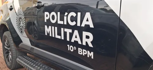 Policiais militarem flagraram o homem arrastando fios de cobre