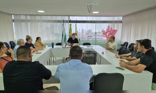 Lojistas debatem com prefeitura tamanho de palco da festa de Apucarana