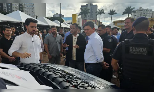 Prefeito Rodolfo Mota entrega equipamentos para a Guarda Municipal