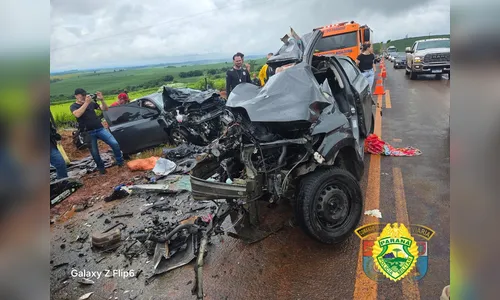 Sobe para 5 número de mortos em colisão frontal na PR-445