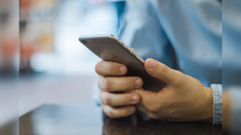 Lei proíbe celulares nas escolas