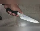 Homem é preso após furtar conveniência e retornar ao local armado