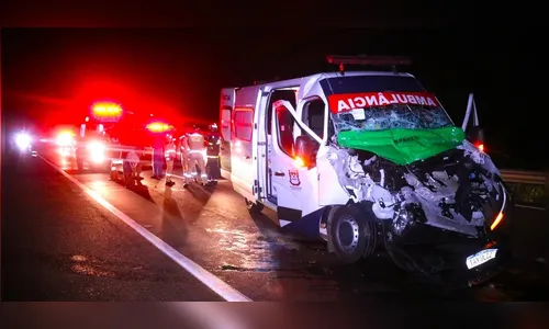 Recém-nascido é 'arremessado' em acidente envolvendo ambulância no PR