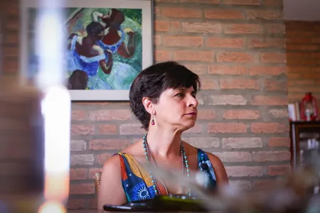 Adriana, 61 anos, é arquiteta e, após a morte dos seus pais, dividiu uma herança de aproximadamente R$ 40 milhões com o seu irmão