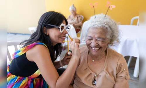 Idosos do Centro Dia de Apucarana revivem carnavais do passado