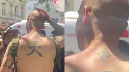 Além das suásticas, o homem tinha também a sigla SS tatuada no rosto, um símbolo famoso pela associação com a Schutzstaffel, a organização paramilitar que deu suporte ao regime de Hitler.