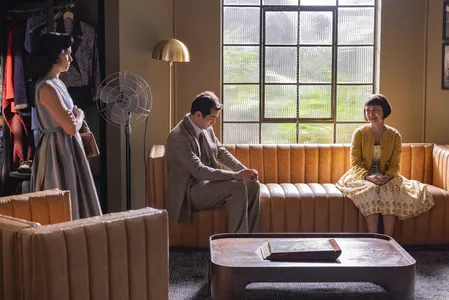 Anita (Maria Flor), Alfredo (Eduardo Sterblitch) e Eugênia (Klara Castanho)
