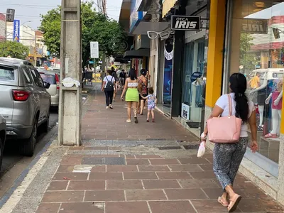 Ao contrário de muitas cidades da região, como Londrina e Apucarana, o comércio não abrirá suas portas durante a folia de 2025