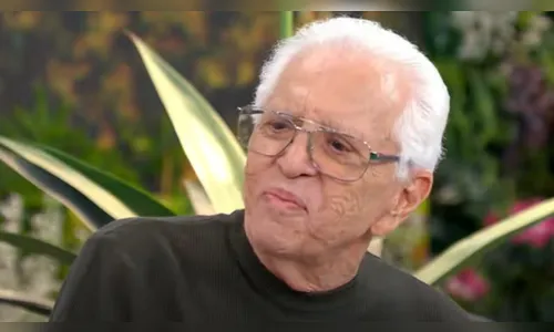 Apresentador Carlos Alberto de Nóbrega é internado em São Paulo