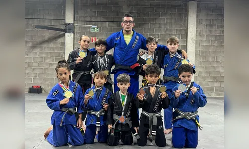 Atletas mirins de Apucarana conquistam 12 medalhas no jiu-jítsu