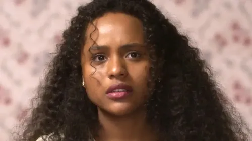 Beto revela a Clarice as atitudes de Bia contra Beatriz