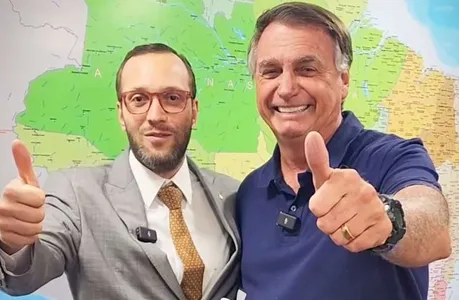 Bolsonaro lança Filipe Barros ao Senado em Curitiba