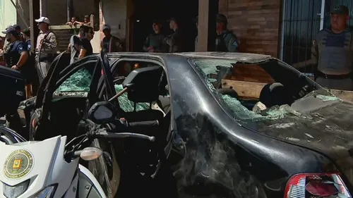 Carro do suspeito também foi destruído