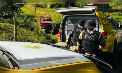 Mulher mantida em cárcere privado é salva após enviar e-mail para PM
