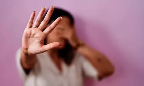 Casos de violência contra mulher foram registrados no sábado