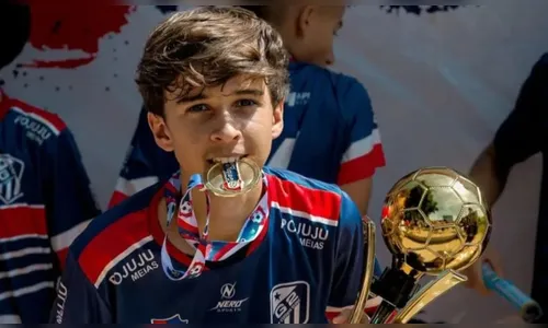 Quem era o adolescente de 14 anos que morreu jogando bola com amigos