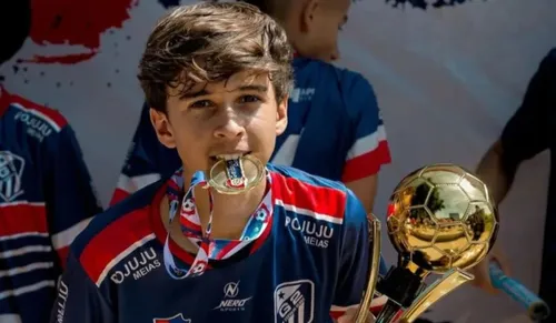 Conhecido pelos amigos como Zequinha Neres, o adolescente atuava como ponta direita