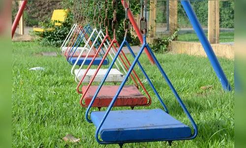 Idoso mostra partes íntimas para crianças em parquinho e PM é acionada