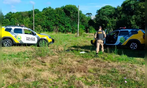 Homem é morto e depois queimado em meio a pneus no Paraná