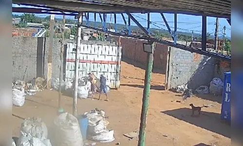 Chocante! Câmera flagra assassinato brutal em galpão de reciclagem