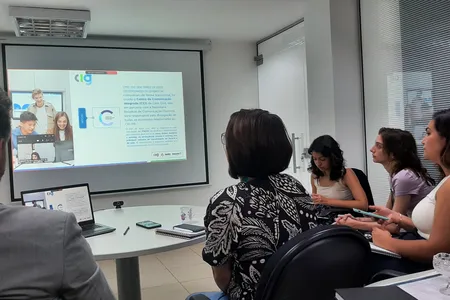 Da Casa Civil do governo estadual de São Paulo, quem esteve à frente na reunião foi a assessora técnica Vivianne Wanderley Araújo Tenório.