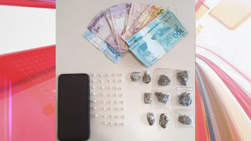 Dinheiro e um aparelho celular também foi apreendido
