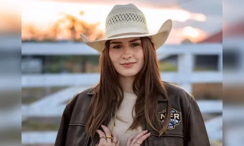 Influenciadora de 20 anos morre após grave acidente de carro