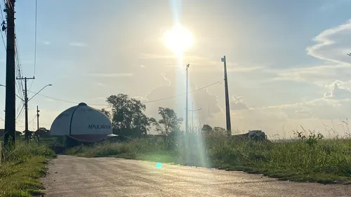 Em Apucarana e em Arapongas, o Simepar prevê temperatura máxima de 34ºC nesta segunda (03) e de 35ºC nesta terça-feira (04).