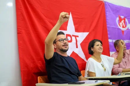 Em frente por um PT unido, de luta e coragem. Esse foi o lema escolhido pelo deputado Arilson Chiorato
