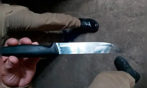 Mulher dá facada no pescoço de marido após confusão; estado é grave