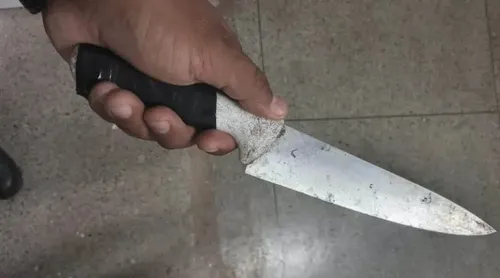 Homem é preso após furtar conveniência e retornar ao local armado