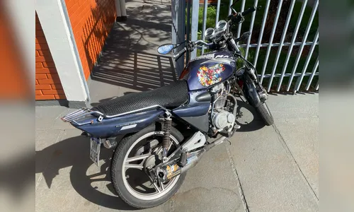 Moto Sundown com placa de Honda Titan é apreendida em Apucarana