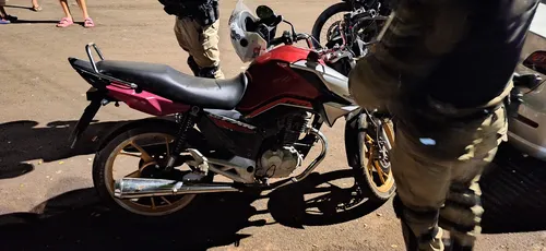 Motocicleta foi apreendida após adolescente ser abordado em Apucarana