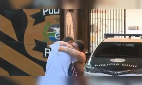 Mulher denuncia marido por agressão e é presa por engano no RJ